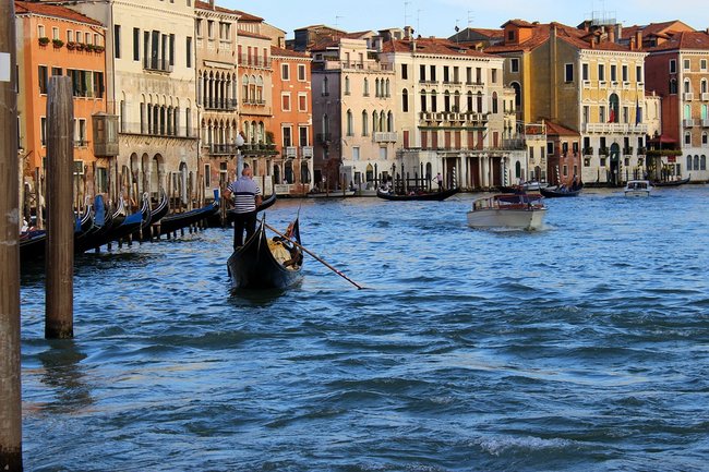 Venice Gondola tour