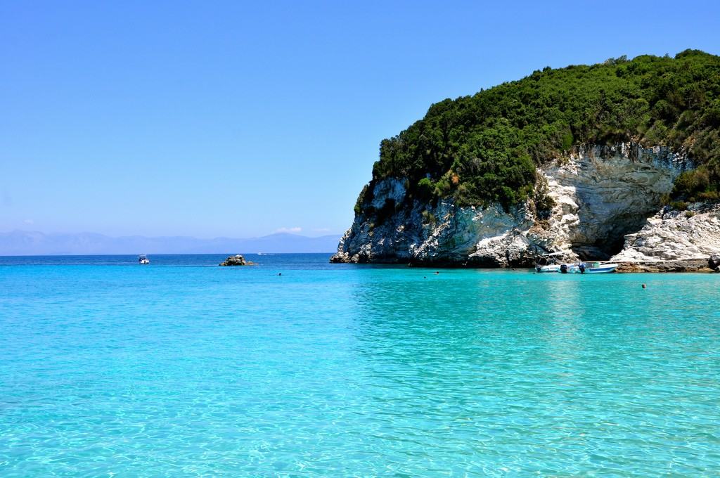 ANTIPAXOS