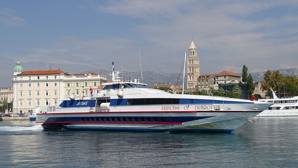 speedboat-505665_1280