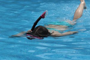 Snorkel tube for snorkelling