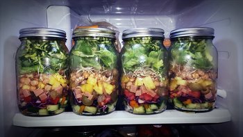 Salad in jars to eat for boat trip