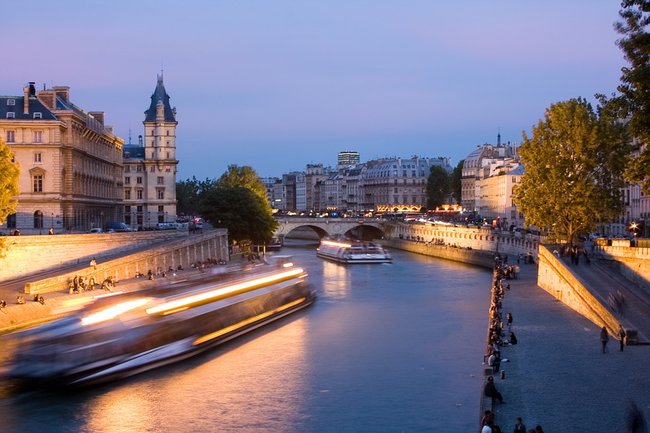 Paris seine tour