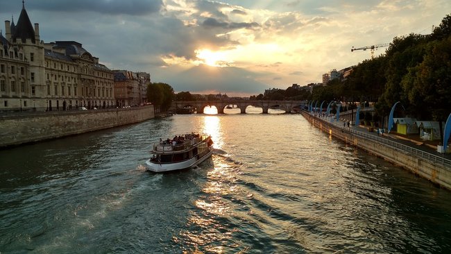 2 hours seine river dinner cruise with option