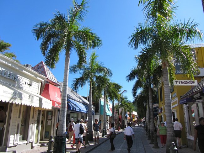 St Martin shopping activity