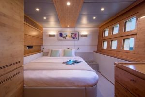Che Catamaran Guest Room