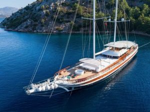 Halcon Del Mare Boat