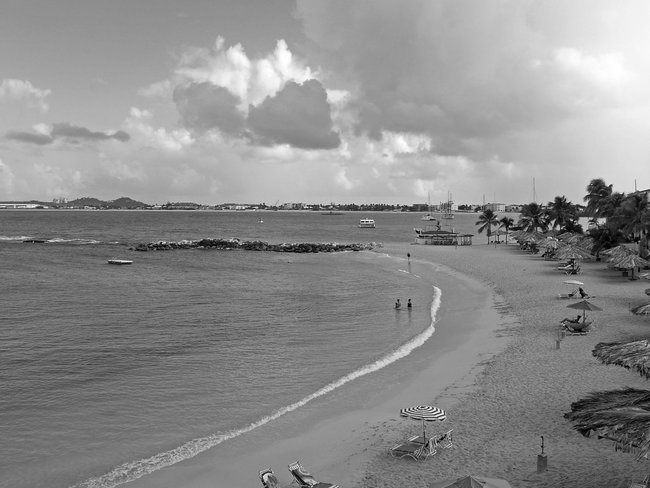 Down Beach in St MArteen