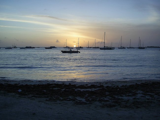 Kim Sha Beach in St Marteen