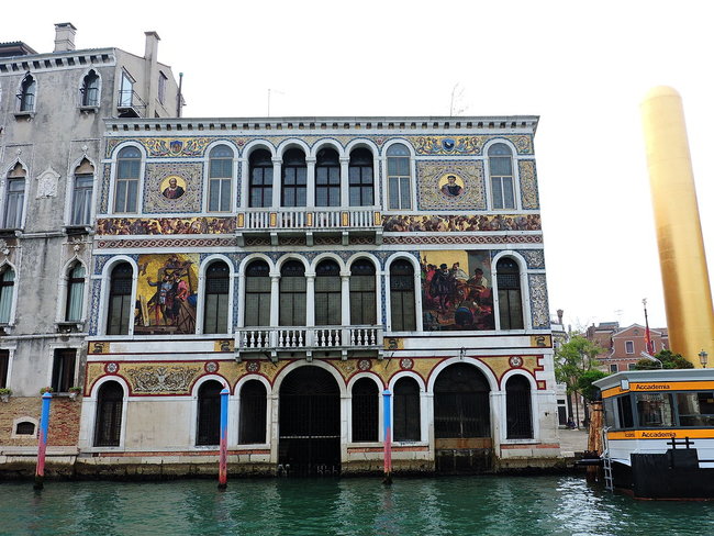 Palazzo Barbarigo Gondola ride in Venice