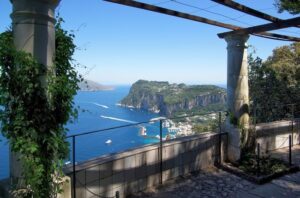 How to get around Capri