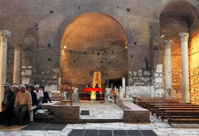 Crypts and Catacombs Small Group Walking Tour