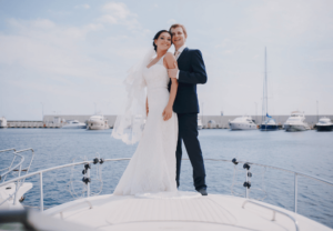 What to wear to a wedding on a boat