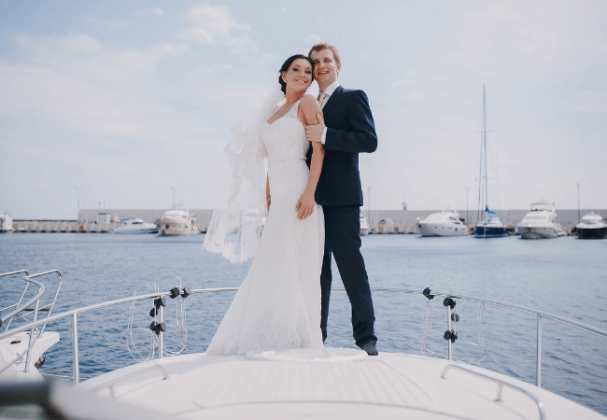 What to Wear to a Wedding On A Boat - All You Need to Know!